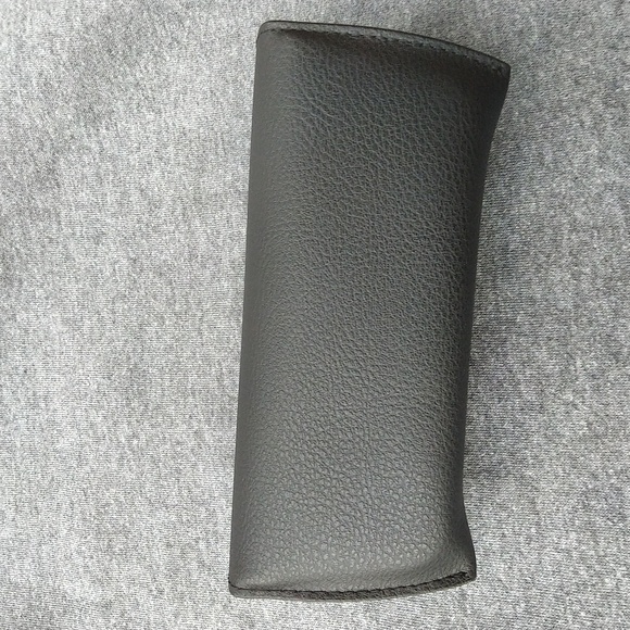 Ray Ban sunglasses case - Picture 4 of 5
